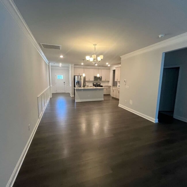 Photo - 106 Brody Way