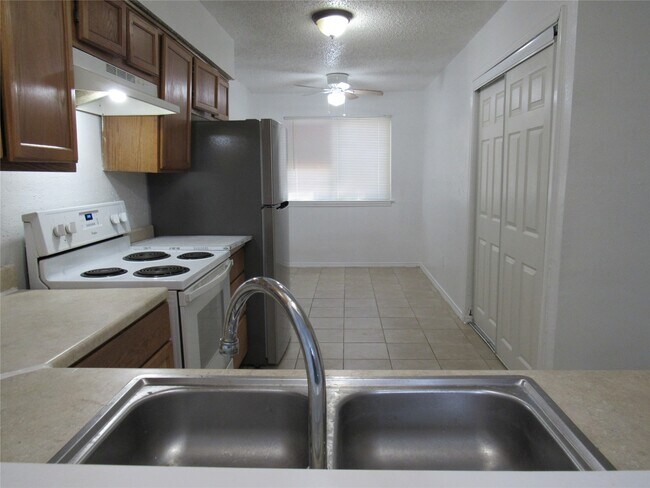 Photo - 2107 Shiveley Cir Unit True