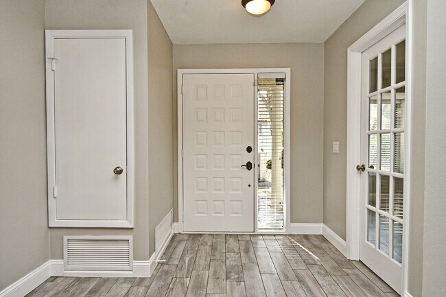 Photo - 621 Landings Pl