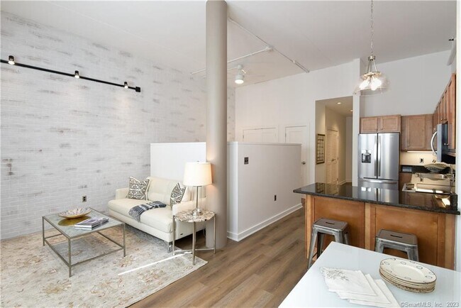 Photo - 15 Dinah Rd Condo Unit 216