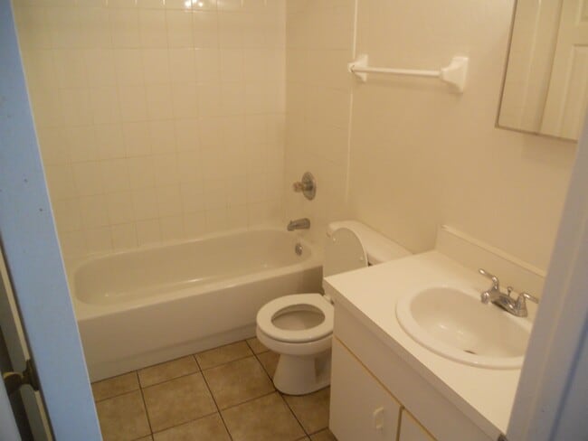 Photo - 1262 Essex Rd