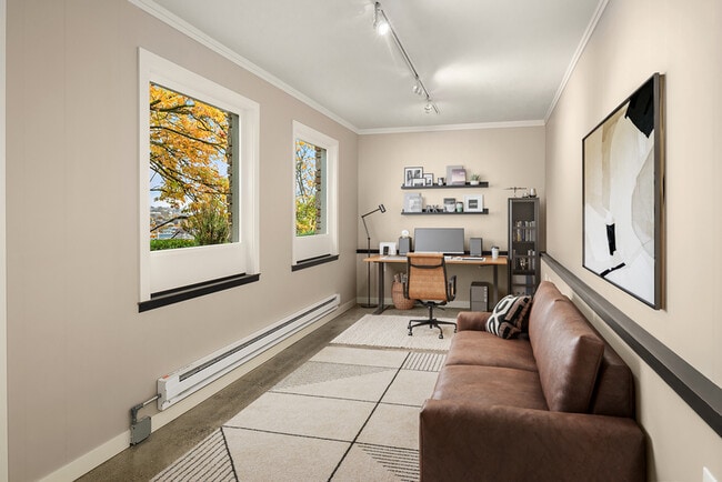 Photo - 2560 Dexter Ave N