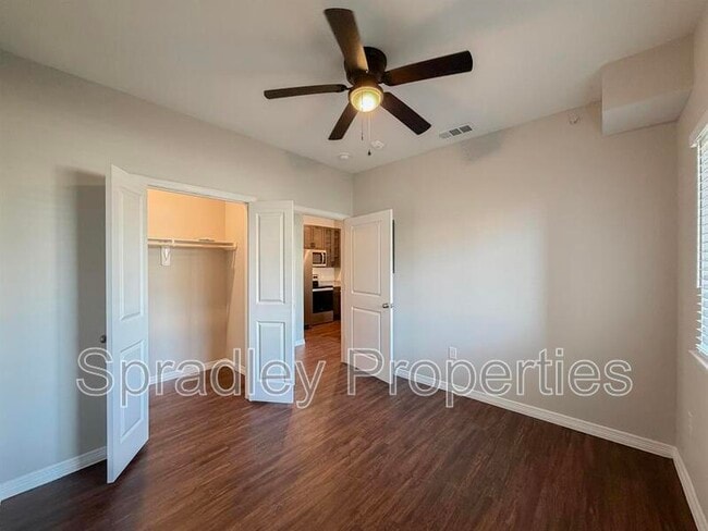 Building Photo - 1124 W Ave O Unit Apt 5101