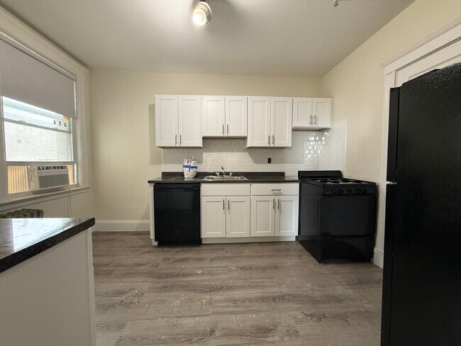 Building Photo - 1634 Commonwealth Ave Unit 22 Rental