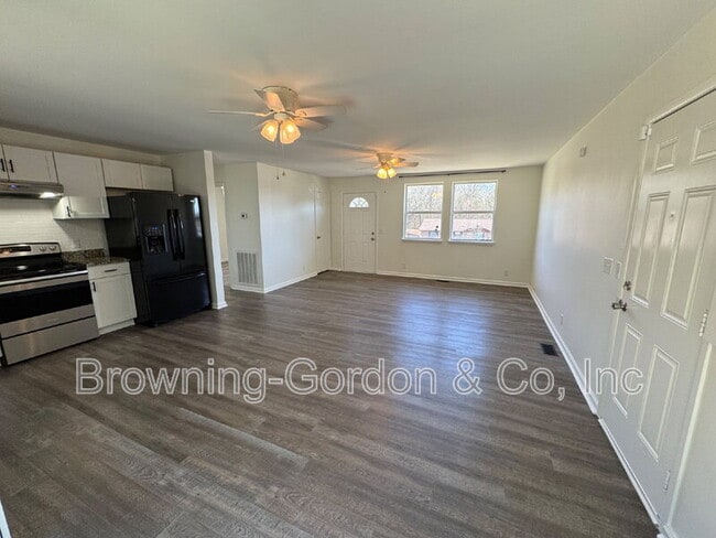 Photo - 544 Phipps Dr