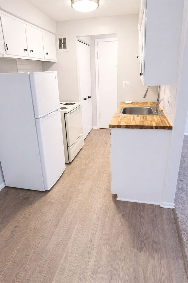 Freelander Apartments