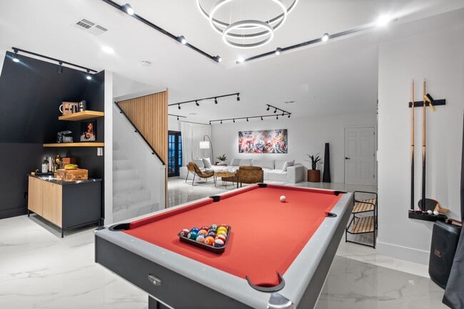 Photo - 516 Royal Plaza Dr