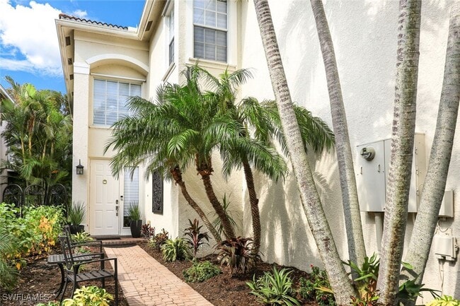 Building Photo - 10327 Carolina Willow Dr