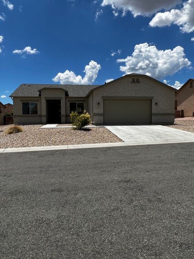 Building Photo - Three Bedroom Two Bath Home ~ Granville