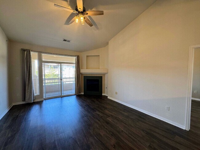 Photo - 9557 W San Juan Cir Unit 305