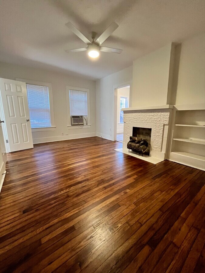 Photo - 5211 Worth St