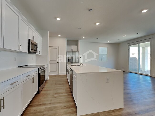 Photo - 5834 Astapor St