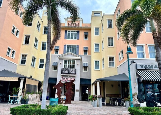 Building Photo - 200 NE 2nd Ave