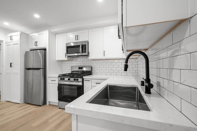 Photo - 3335 Stocker St W Unit 1/4
