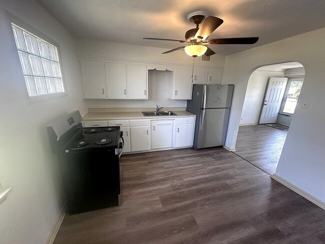 Photo - 43 Eleanor Ave