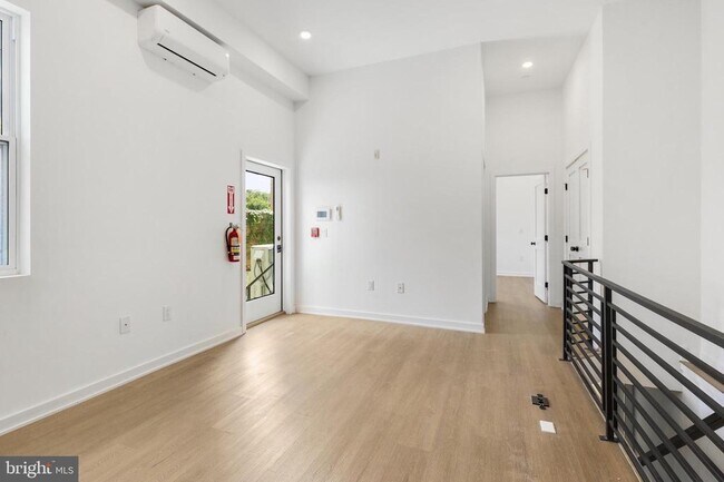 Photo - 1134 Pine St Unit 1