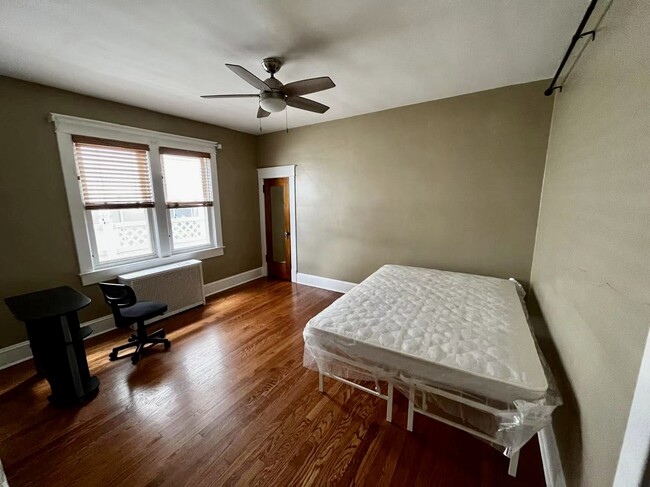 Photo - 1309 Woodlawn St Unit 1