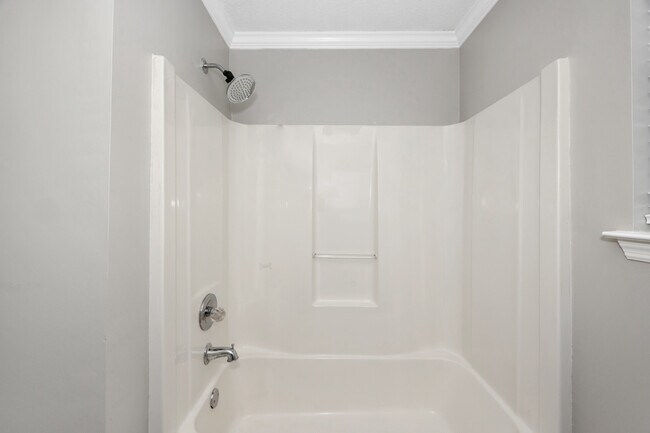 Photo - 103 N W Sugar Bluff Ln