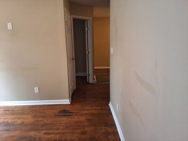 Photo - 1110 Evelyn Dr Unit B