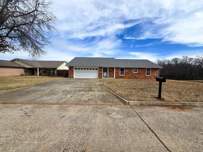 Building Photo - 3 Bedroom 2 Bath home in Shawnee!