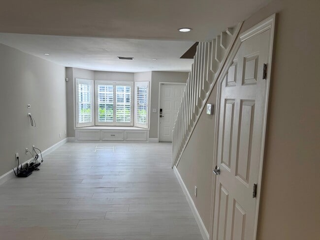 Living and Dining area - 603 S Dakota Ave Unit 5-A