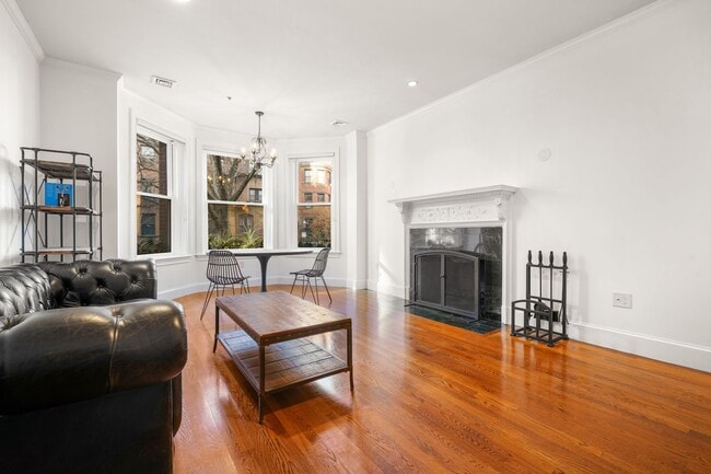 Photo - 402 Marlborough St Unidad # 2F Rental