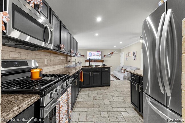 Photo - 43530 Westminister Way