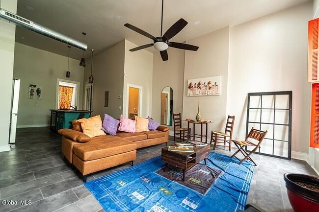 Building Photo - 240 Washington Ave Unit 1