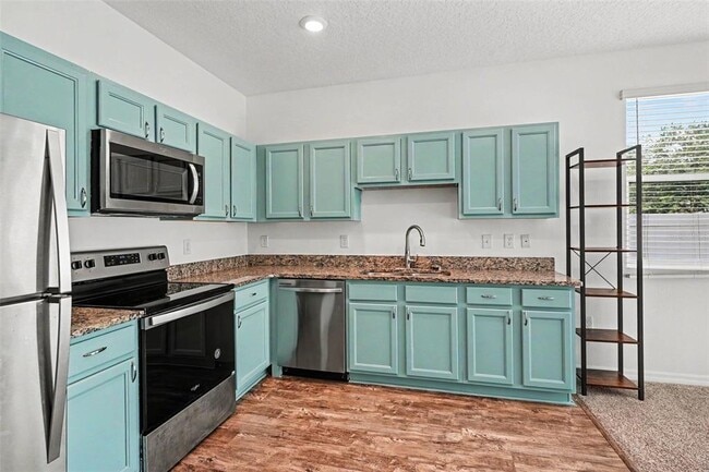Photo - 868 Grandin St