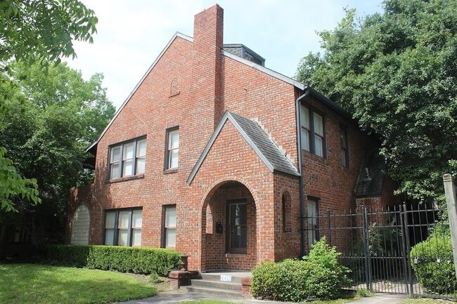 Building Photo - 4412 Stanford St Rental