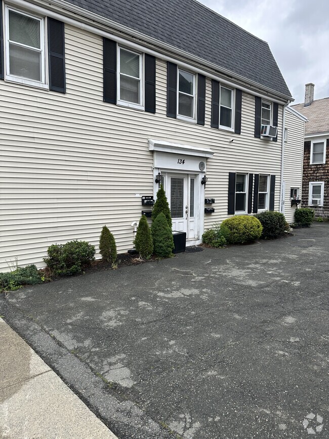 Building Photo - 134 Boston St Unit 1F Rental