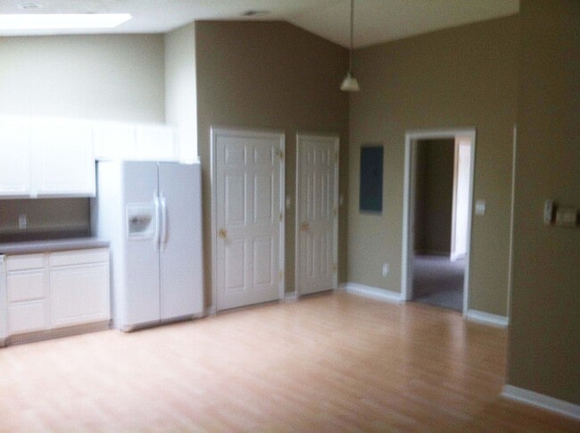 Photo - 563 Limestone S