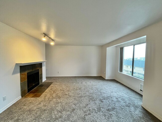 Photo - Fresh Paint and New Carpet in this Sunn Fjord Condo! Unit K209