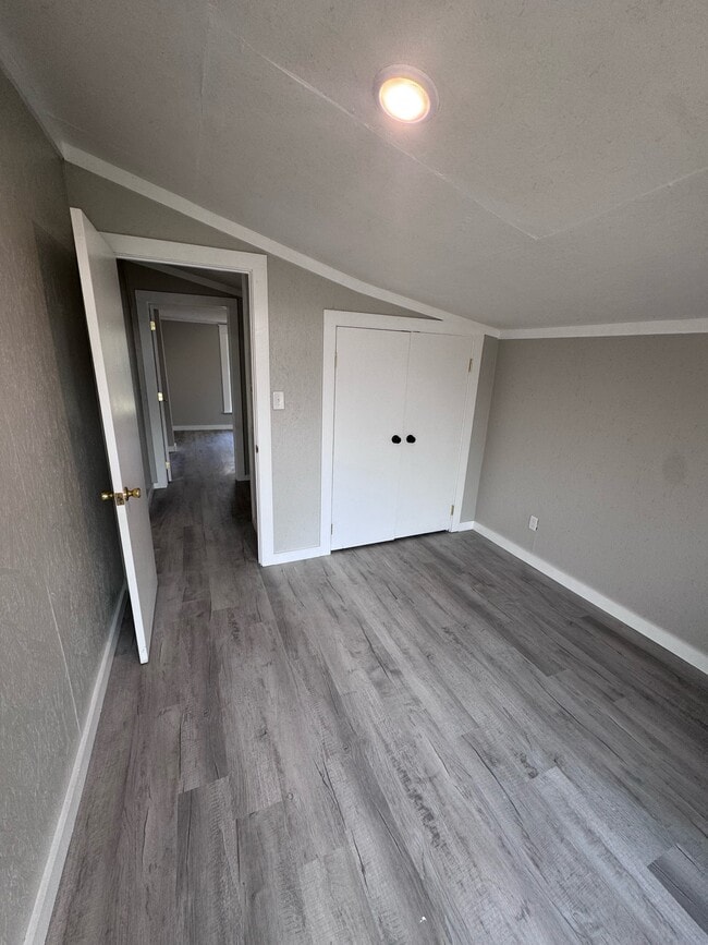 Photo - 212 N Hospital St