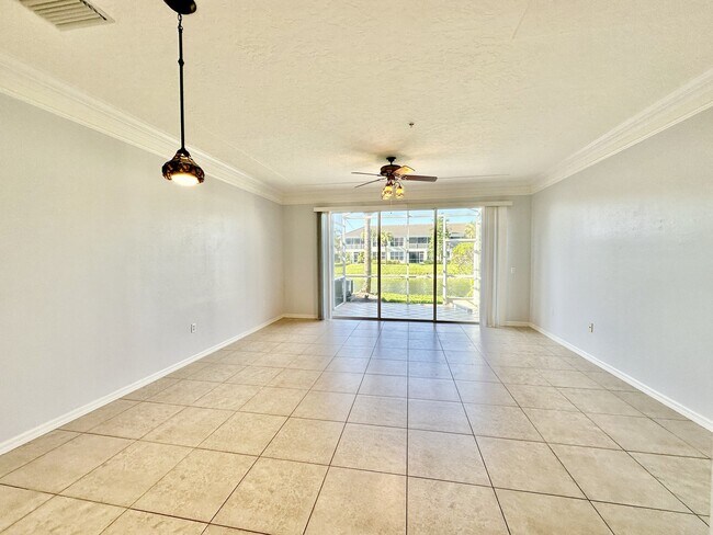 1164 Oxford Ln