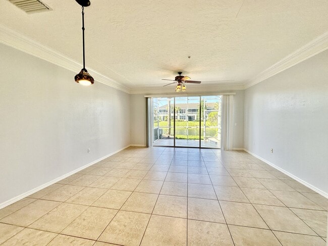Photo - 1164 Oxford Ln