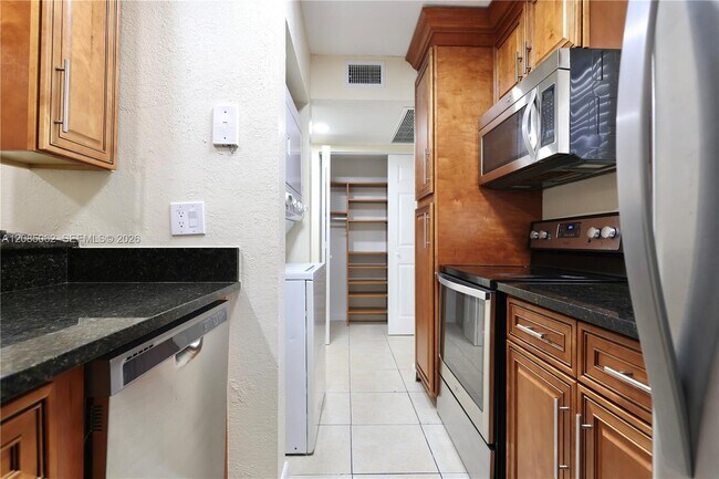 Photo - 909 Twin Lakes Dr Unit 3-F