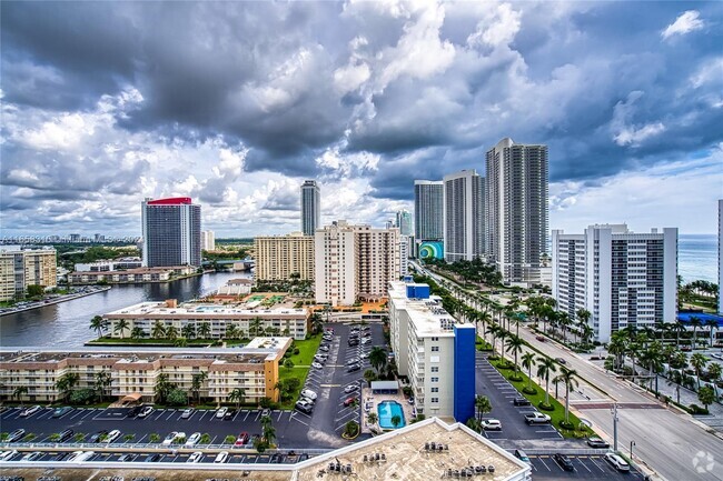 Building Photo - 1945 S Ocean Dr Unit 1711 Rental