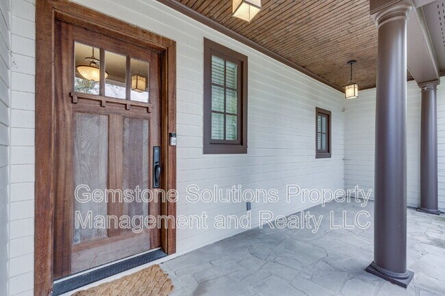 Photo - 210 38th Ave N