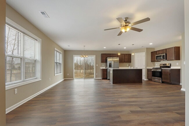 Photo - 336 Cattail Ct