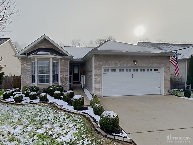 Photo - 989 Chesire Way