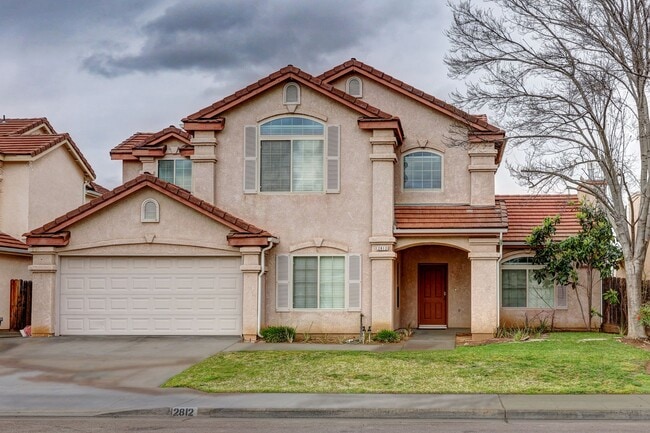 Large Home within Clovis Unified - Large Home within Clovis Unified