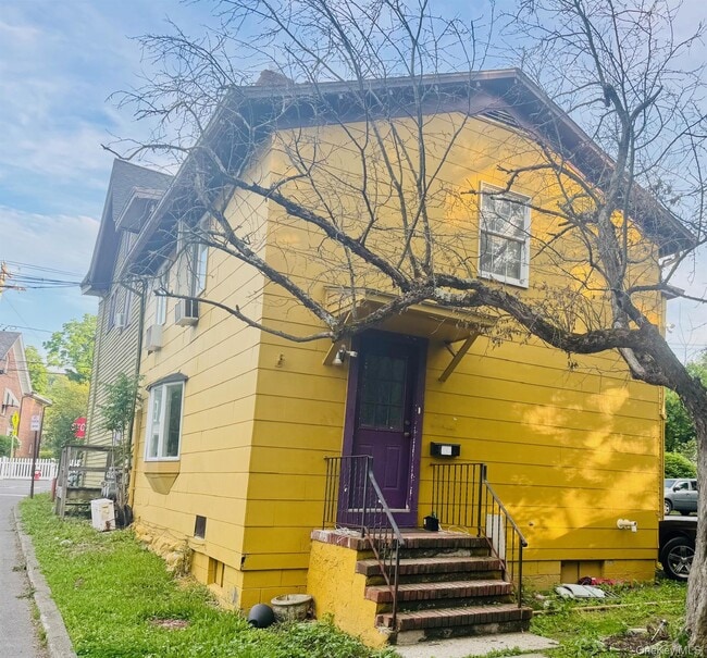 Building Photo - 270 Hudson St