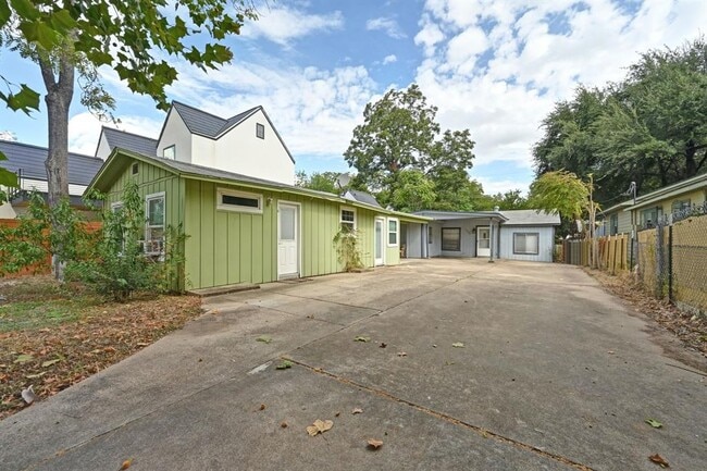 Building Photo - 1706 Riverview St