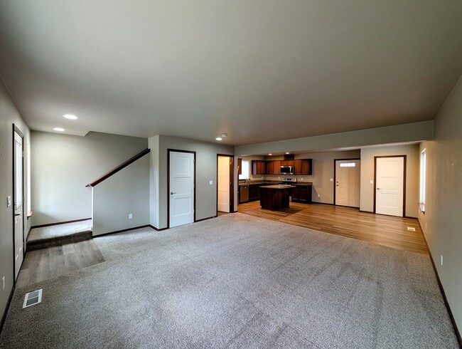 Photo - 3-Bed, 2.5-Bath Townhome w/ 2-Car Garage