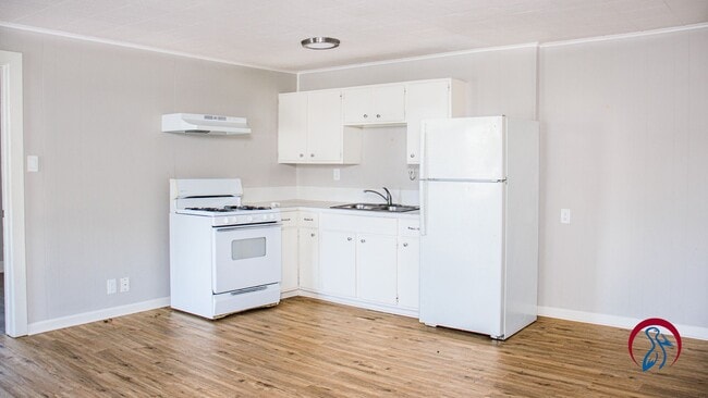 Photo - 1 bed 1 bath Garden District Studio Apartment