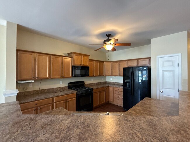 Photo - 3819 Balsam St