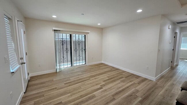 Photo - PLACE-NLO8655 Unit A