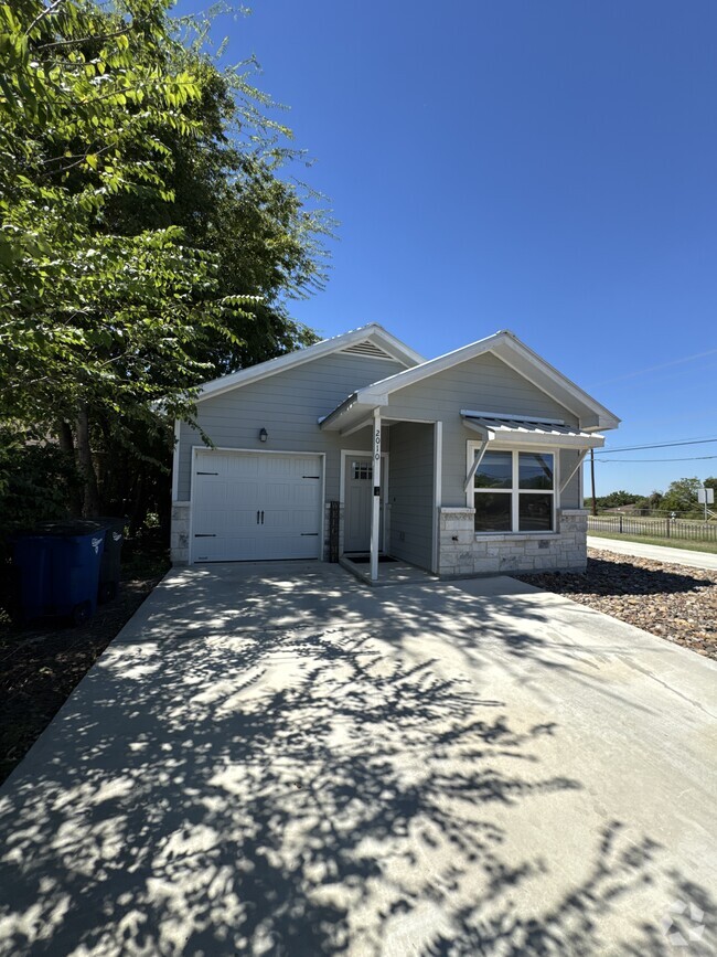 Building Photo - 2010 N Ranch Estates Blvd Rental