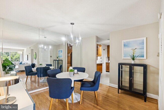 Photo - 1300 Army Navy Dr Unit 514